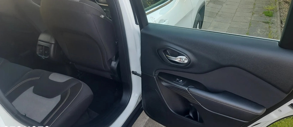 Jeep Cherokee cena 69000 przebieg: 149100, rok produkcji 2014 z Częstochowa małe 172